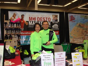 Dr. Wu and Dr. Lee at the Sacramento Marathon Expo promoting the Surgical Artistry Modesto Marathon
